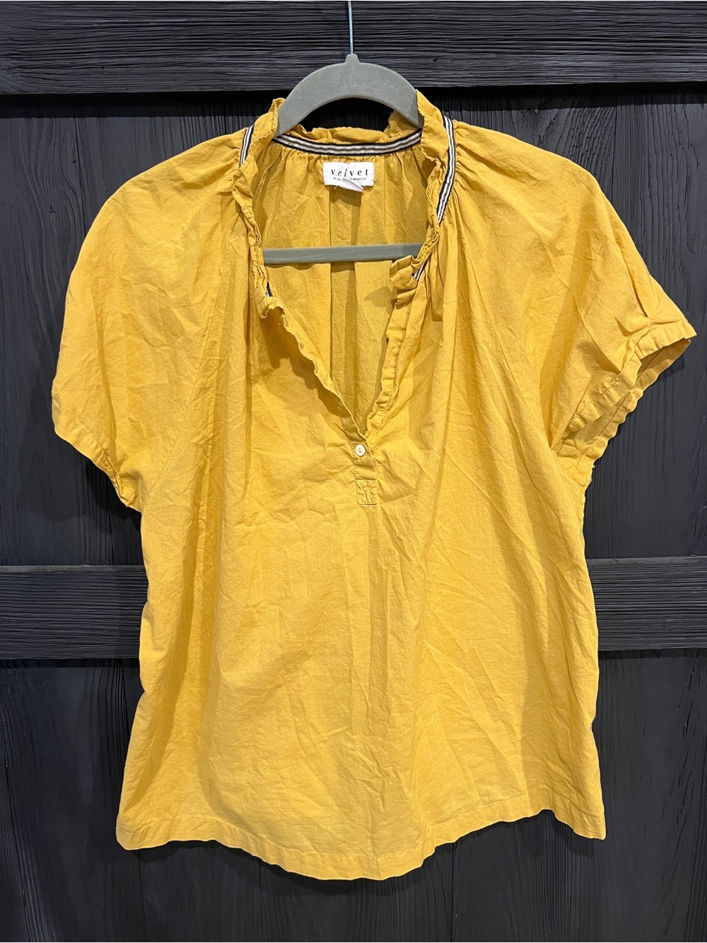 Velvet by Graham & Spencer Yellow Short Sleeve Ruffle Neck Blouse, L